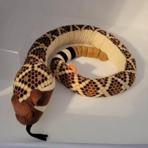 Sarpe WESTERN DIAMONDBACK - Jucarie Plus Wild Republic 141 cm - Image 3